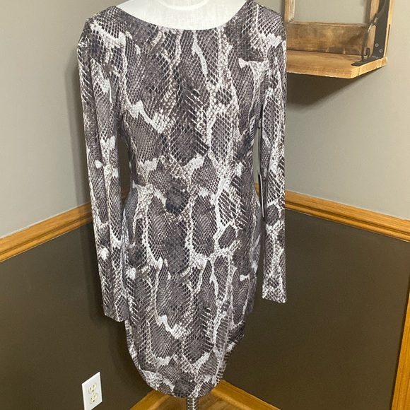 Jennifer Lopez Dresses & Skirts - Jennifer Lopez brown, black, & cream animal print long sleeve dress size L